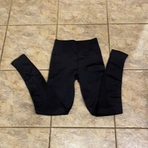 Lululemon Size 6   27” Zone In compression leggings